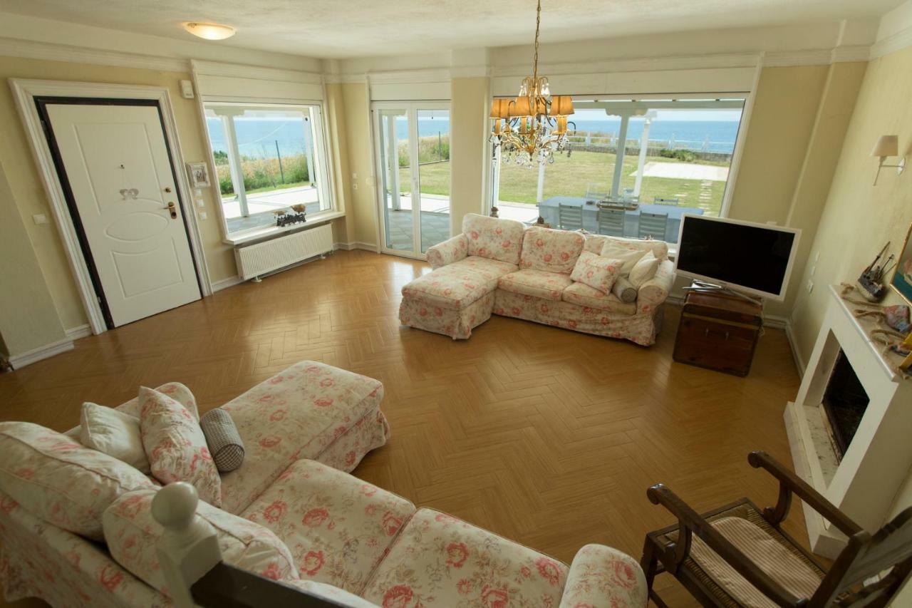 Magnificent Seascape Villa On A Secluded Beach Nea Moudania Extérieur photo