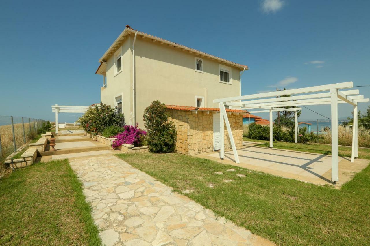Magnificent Seascape Villa On A Secluded Beach Nea Moudania Extérieur photo