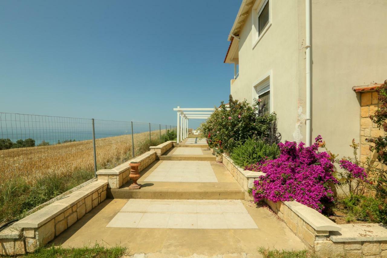 Magnificent Seascape Villa On A Secluded Beach Nea Moudania Extérieur photo